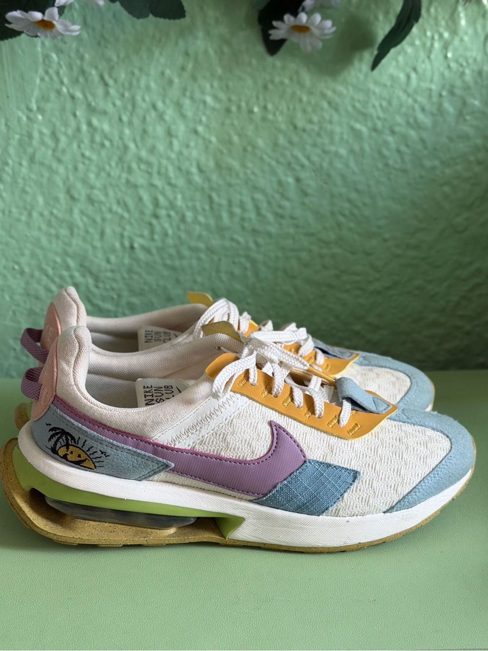 Nike Air Max Pre-Day SE 'Nike Sun Club' Sail Multicolor DJ9984-100 Women's sz 9